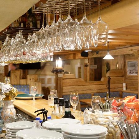 Hôtel 3 étoiles -Restaurant Le Pilatus Courchevel Exterior foto