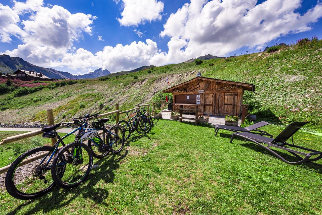Hôtel 3 étoiles -Restaurant Le Pilatus Courchevel Exterior foto